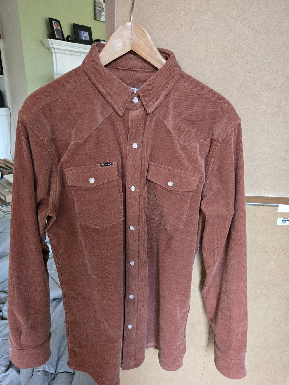 Men's Poncho Corduroy Button-Up Pearl Snaps Medium Slim Shirt in Rust - Picture 1 of 3